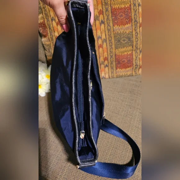 Tory Burch Navy Blue Nylon and leather Crossbody Preloved - Picture 14 of 15